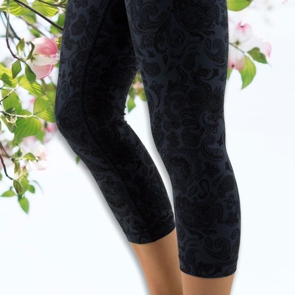 Lululemon Wunder Under Paisley Capri Size 6 - Picture 2 of 7